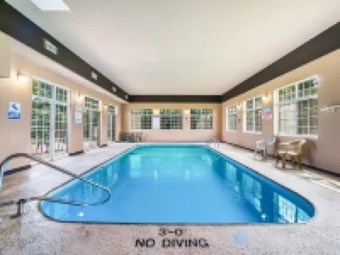 เวลคัม สวีทส์ โรงแรมในSt. Clair County