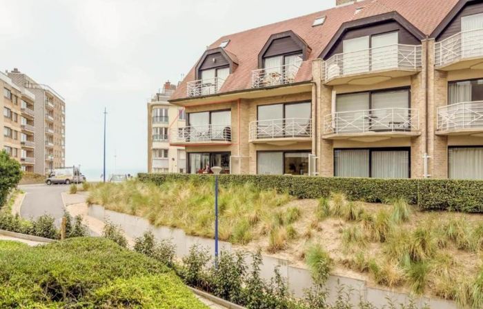 Apartment with Private Balcony
