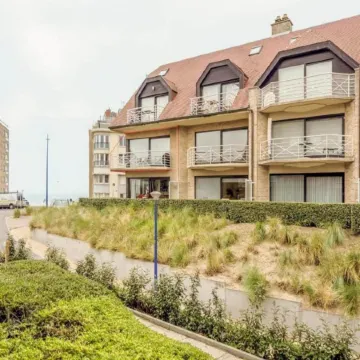 Apartment Oostduinkerke Near Beach and Dunes