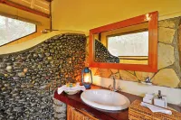 Ishasha Jungle Lodge Hotels in Bujumbura