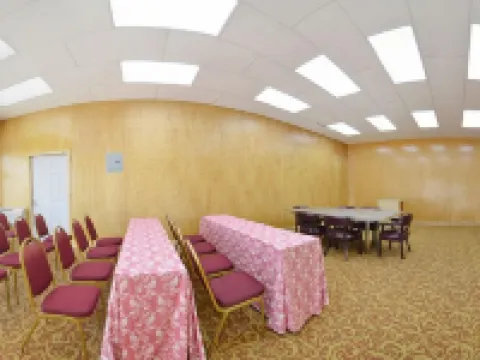 エコノ  ロッジ イン & スイーツ マドラス マドラスのホテル