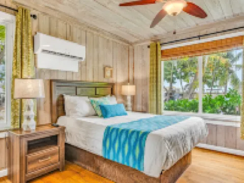 Captain Pip's Marina & Hideaway Hotels in Marathon