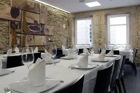 Hotel Lois Отели рядом с достопримечательностью «Seixo Branco»