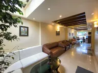 Lemon Tree Hotel - parking