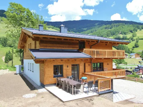 Chalet in Saalbach by Ski Lift & Slopes
