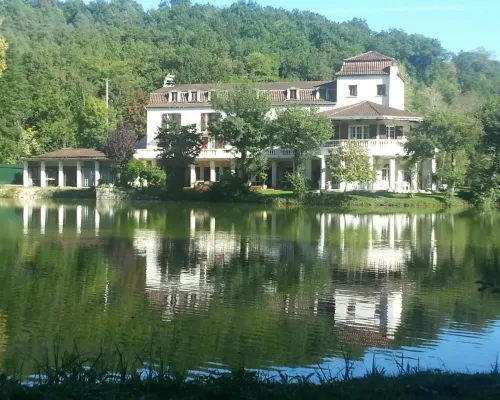 Hôtel Restaurant l'Etang des Reynats Hôtels à : Chancelade