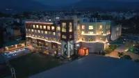 Hotel Classic Residency فنادق في Pinjaur