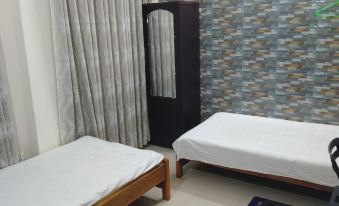 Hotel Charu