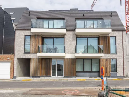 Newly Built Rooftop Flat with Sun-Facing Terrace