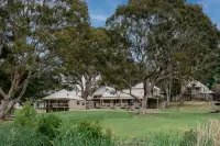 McMillans of Metung Coastal Resort Hotel a Metung