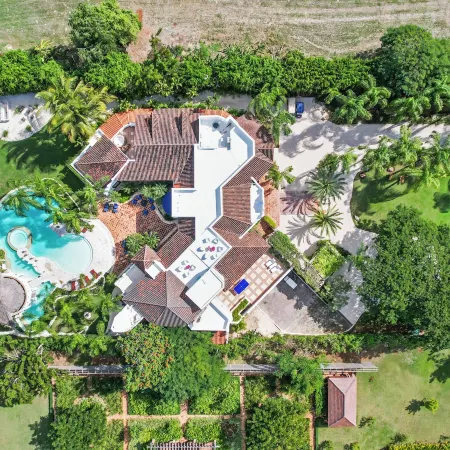 5-Star Villa for Rent in Moroccan-Style