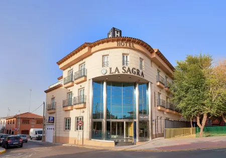 Smart Hotel la Sagra Отели рядом с достопримечательностью «Glorieta yuncos»