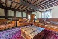 4 Bed Cottage - Sleeps 8 - Pets - Garden - Parking Hotel a Caerleon