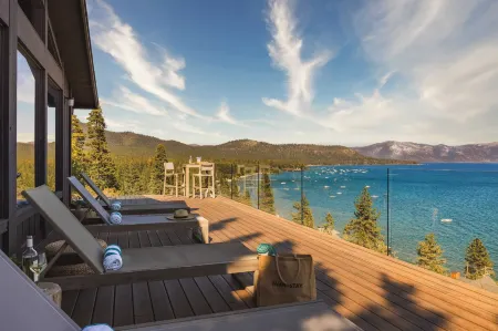 Lakeview by AvantStay Private Waterfront Cabin on Lake Tahoe w Hot Tub Views