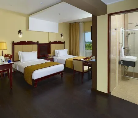 AAR Royal Residency - Palmyra Отели рядом с достопримечательностью «Anna nagar park»