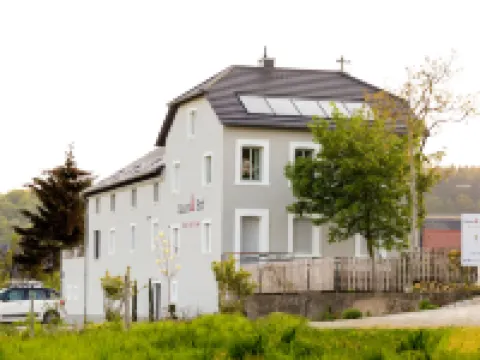 Haus & Hof Guest House Hotels in Perl