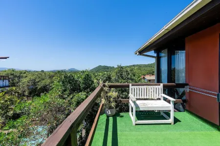 Pousada Solar Dos Lírios - Praia do Rosa Отели в г. Имбитуба