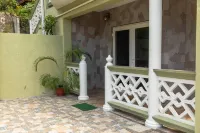 Topaz Apartment Villas-Pool Side Piton v Hotels in Soufriere