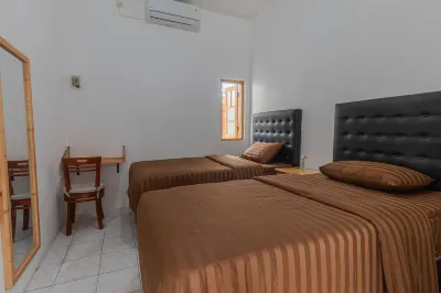 Griya Bansu : Ndalem Ibu Hotels in Ngampilan