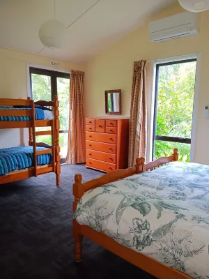 Purple Hen Country Lodge Hotels in Athenree