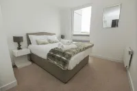 Orion Marina Sea View - Parking - by Brighton Holiday Lets Hotels in Rottingdean