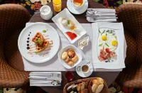 Hilton Garden Inn Kaluga Hotel - breakfast