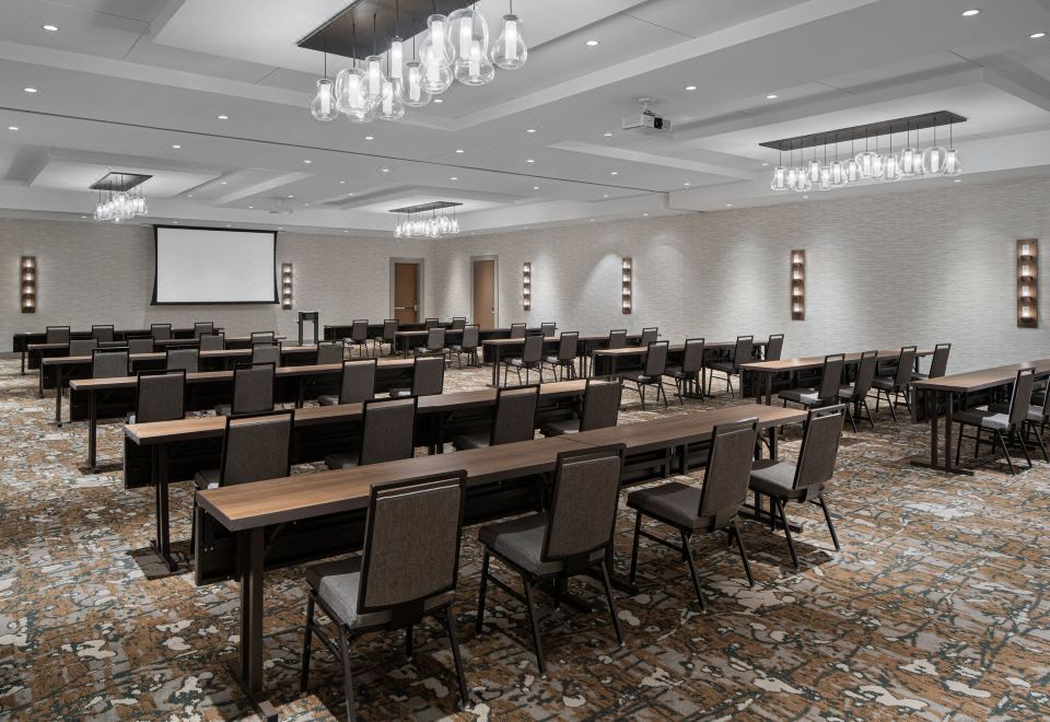 3. 힐튼 가든 인 ..