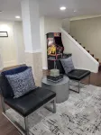 Modern & Cozy 4 Bedroom, 6 TV's, Ms. Pacman, Walk to Starbucks!
