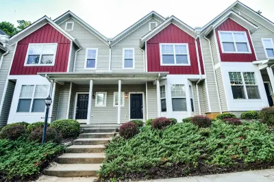 BBQ Grill, Fire-pit, 10 mins 2 downtown, 5 min UVA Hotels near University of Virginia