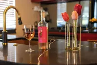 Hollywood House - Walk to UofA 워싱턴 카운티 호텔