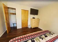 {Forget-Me-Not Inn} Alaskan Vacation Rental (Bear Suite) Hotels near Grace Harbor