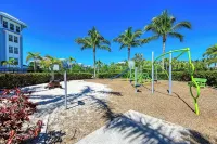 3/3 384-303  SOUND LUXURY CONDO
