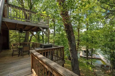 Quaint Lake Hamilton Home, Boat Dock & Nice Views