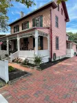 Fully Rennovated Beach Themed Apt Rental in Victorian Property
