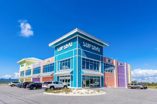 Beachfront condo with gulf/water views, central AC, balcony, W/D, & WiFi