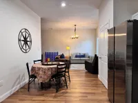 Sleeps 8! Foosball+Arcade, Private Courtyard, Parking, Washer+Dryer. Great Home!