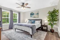 Restful Escape: Pet-Friendly 3BR Trailside Hotels in Hayward