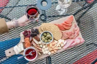 Tranquil Getaway - Stylish Suite with Pool Access