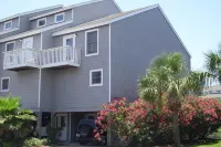 Barrier Dunes Hideaway Hotels in Gulf County