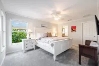 Private Beach, Tiki Hut, Heated Pool - Stunning Coastal Escape