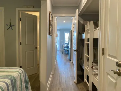 Cozy Villa with Kitchenette and Balcony - Charming Ocean View Retreat