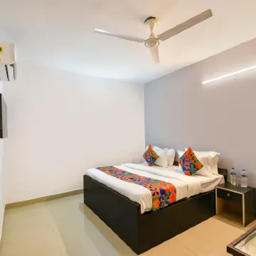 Via Krishna Residency โรงแรมใกล้วัดอิสกอน