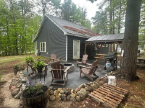 House at Sunshine- Long Lake, 5 Min Walk to Causeway