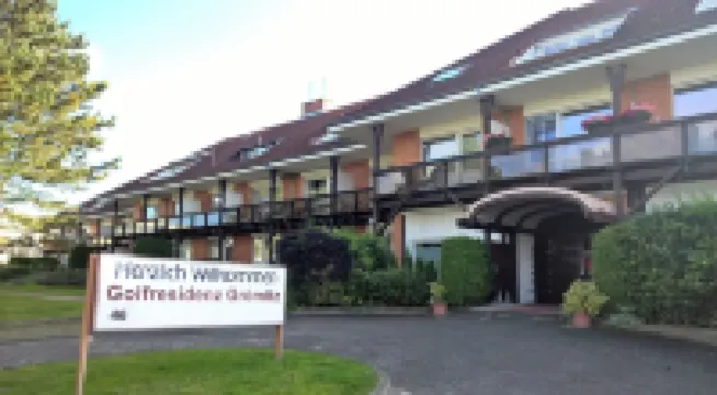 Spacious beach apartment in a quiet location with pool and sauna