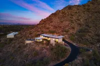 Panoramic Views and Chic Design - Stunning Desert Sanctuary