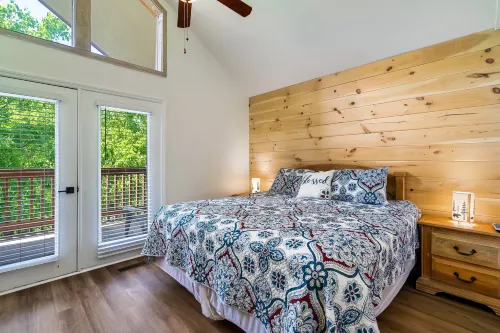 Partial Views and Close to Dollywood - Charming Mountain Escape