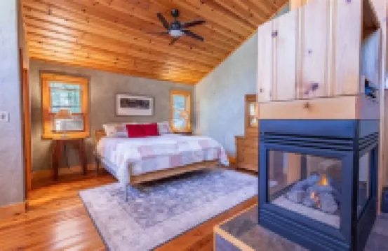 Creek-Side Love Nest | King Bed + Fireplace