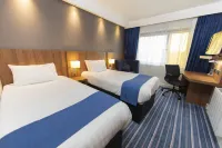 Holiday Inn Express Chester - Racecourse Hotels near River Dee