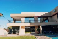 Escapade Lux Hotels in 