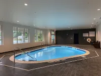 voco SARANAC LAKE NY - WATERFRONT by IHG - Pools